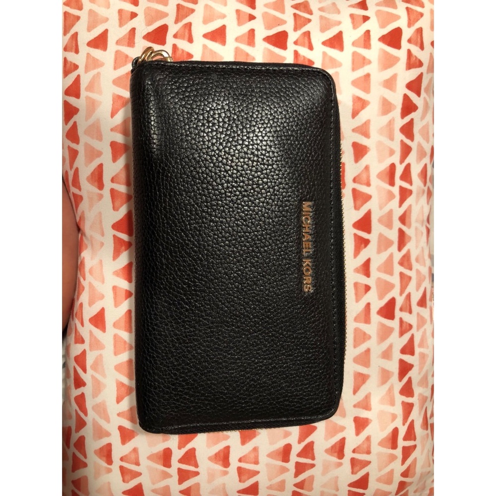 Michael kors Black Wallet ❣️❣️❣️✨✨✨✨